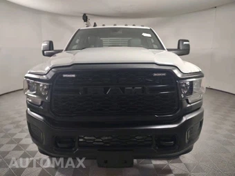2024 Ram 3500 Cab Chassis Tradesman Crew Cab DRW - miniatura 2