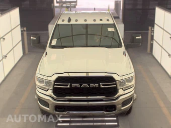 2024 Ram 3500 Cab Chassis Tradesman Crew Cab DRW – miniatura 2