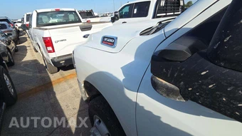 2024 Ram 3500 Cab Chassis Tradesman Crew Cab DRW – miniatura 29