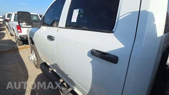 2024 Ram 3500 Cab Chassis Tradesman Crew Cab DRW – miniatura 31
