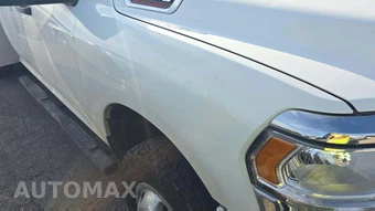 2024 Ram 3500 Cab Chassis Tradesman Crew Cab DRW – miniatura 33
