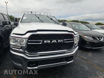 2024 Ram 3500 Cab Chassis Tradesman Crew Cab DRW – miniatura 2