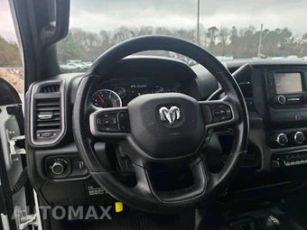 2024 Ram 3500 Cab Chassis Tradesman Crew Cab DRW - miniatura 12