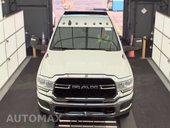 2024 Ram 3500 Cab Chassis Tradesman Crew Cab DRW - miniatura 2