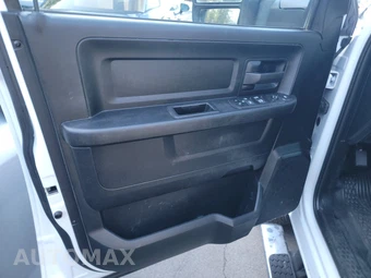 2024 Ram 3500 Cab Chassis Tradesman Crew Cab DRW - miniatura 9