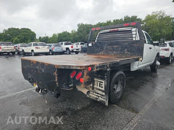 2024 Ram 3500 Cab Chassis Tradesman Crew Cab DRW – miniatura 4