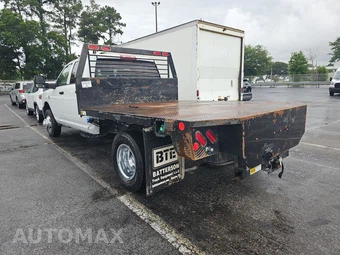 2024 Ram 3500 Cab Chassis Tradesman Crew Cab DRW – miniatura 6