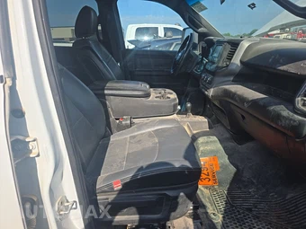 2024 Ram 3500 Cab Chassis Tradesman Crew Cab DRW – miniatura 8
