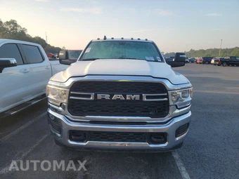 2024 Ram 3500 Cab Chassis Tradesman Crew Cab DRW - miniatura 2