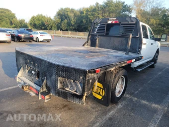 2024 Ram 3500 Cab Chassis Tradesman Crew Cab DRW - miniatura 4