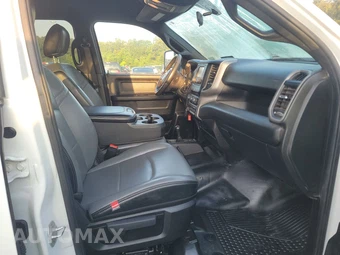 2024 Ram 3500 Cab Chassis Tradesman Crew Cab DRW - miniatura 8