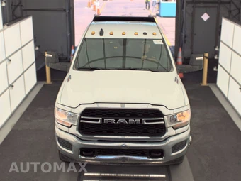 2024 Ram 3500 Cab Chassis Tradesman Crew Cab DRW – miniatura 2