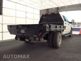2024 Ram 3500 Cab Chassis Tradesman Crew Cab DRW – miniatura 4
