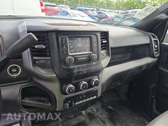 2024 Ram 3500 Cab Chassis Tradesman Crew Cab DRW – miniatura 11
