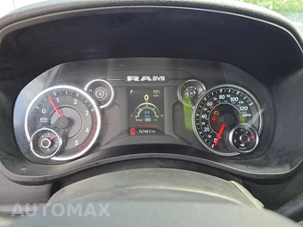 2024 Ram 3500 Cab Chassis Tradesman Crew Cab DRW – miniatura 12