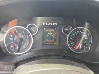 2024 Ram 3500 Cab Chassis Tradesman Crew Cab DRW – miniatura 12