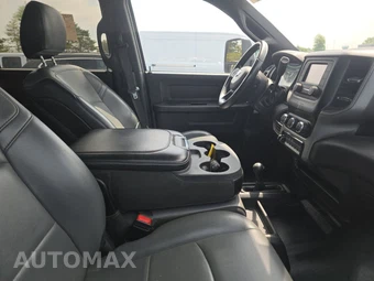 2024 Ram 3500 Cab Chassis Tradesman Crew Cab DRW – miniatura 8