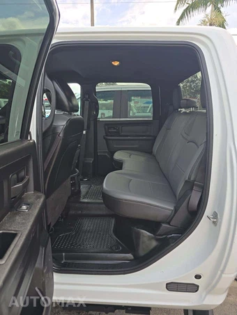 2024 Ram 3500 Cab Chassis Tradesman Crew Cab DRW - miniatura 13