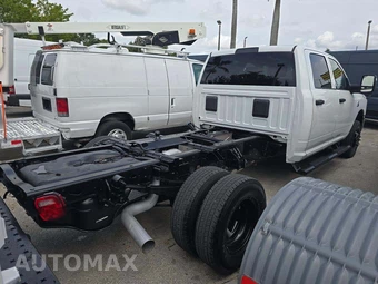 2024 Ram 3500 Cab Chassis Tradesman Crew Cab DRW - miniatura 3