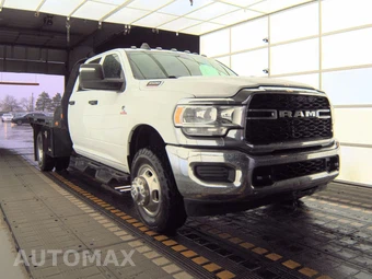 2024 Ram 3500 Cab Chassis Tradesman Crew Cab DRW - miniatura 3
