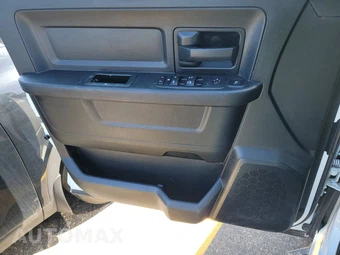 2024 Ram 3500 Cab Chassis Tradesman Crew Cab DRW - miniatura 9