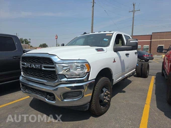 2024 Ram 3500 Cab Chassis Tradesman Crew Cab DRW