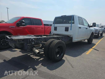 2024 Ram 3500 Cab Chassis Tradesman Crew Cab DRW - miniatura 3