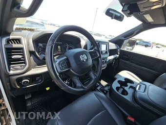 2024 Ram 3500 Cab Chassis Tradesman Crew Cab DRW – miniatura 11