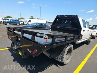 2024 Ram 3500 Cab Chassis Tradesman Crew Cab DRW – miniatura 4