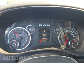 2024 Ram 3500 Cab Chassis Tradesman Crew Cab DRW – miniatura 12