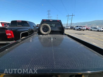 2024 Ram 3500 Cab Chassis Tradesman Crew Cab DRW – miniatura 16