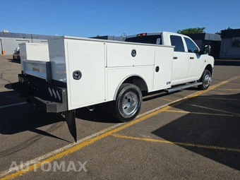 2024 Ram 3500 Cab Chassis Tradesman Crew Cab DRW – miniatura 4