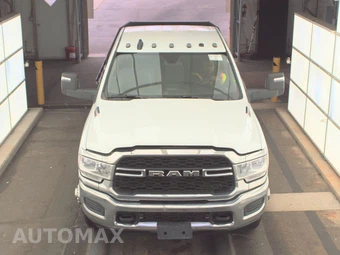 2024 Ram 3500 Cab Chassis Tradesman Crew Cab DRW – miniatura 2