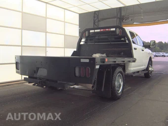 2024 Ram 3500 Cab Chassis Tradesman Crew Cab DRW – miniatura 4