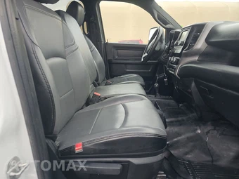 2024 Ram 3500 Cab Chassis Tradesman Crew Cab DRW – miniatura 8