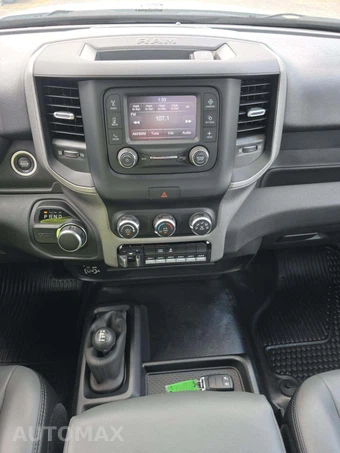 2024 Ram 3500 Cab Chassis Tradesman Regular Cab DRW - miniatura 10