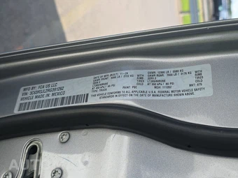 2024 Ram 3500 Laramie Crew Cab Long Bed – miniatura 14