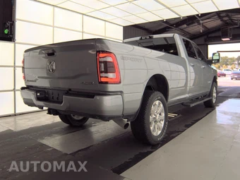2024 Ram 3500 Laramie Crew Cab Long Bed – miniatura 4