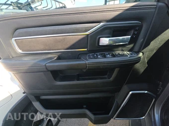 2024 Ram 3500 Laramie Crew Cab Long Bed – miniatura 9