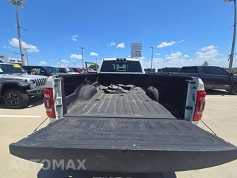 2024 Ram 3500 Laramie Crew Cab Long Bed - miniatura 14