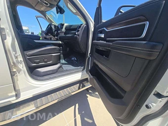 2024 Ram 3500 Laramie Crew Cab Long Bed - miniatura 18