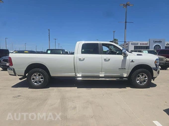 2024 Ram 3500 Laramie Crew Cab Long Bed - miniatura 4