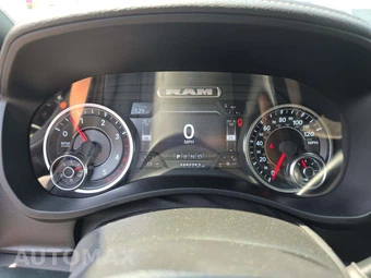2024 Ram 3500 Laramie Crew Cab Long Bed DRW - miniatura 9