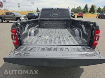 2024 Ram 3500 Laramie Crew Cab Long Bed DRW - miniatura 14