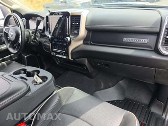 2024 Ram 3500 Laramie Crew Cab Long Bed DRW - miniatura 19