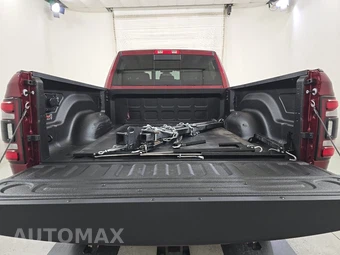 2024 Ram 3500 Laramie Crew Cab Medium Bed - miniatura 16