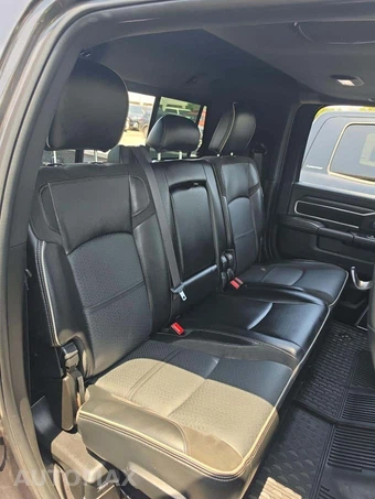 2024 Ram 3500 Laramie Extended Crew Cab Medium Bed – miniatura 16