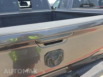2024 Ram 3500 Laramie Extended Crew Cab Medium Bed – miniatura 29