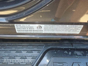 2024 Ram 3500 Laramie Extended Crew Cab Medium Bed – miniatura 5