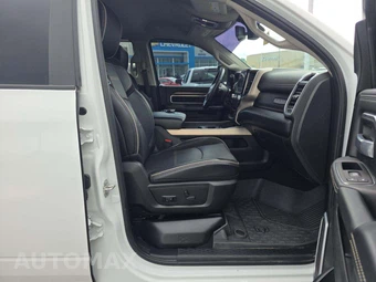 2024 Ram 3500 Laramie Extended Crew Cab Medium Bed DRW – miniatura 18